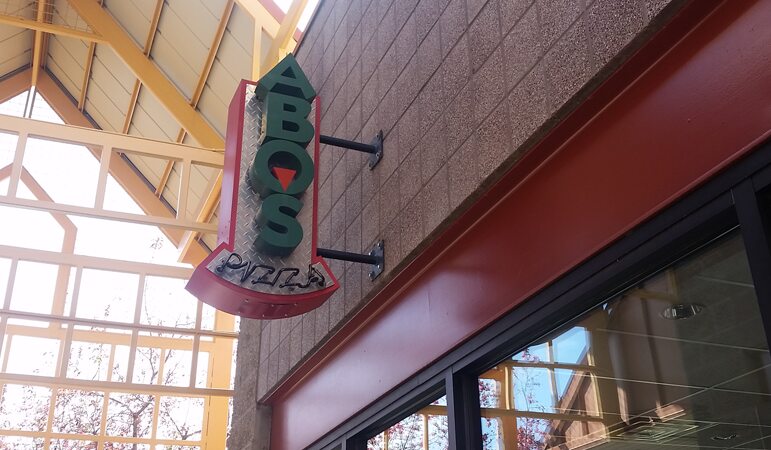 Abo's Pizza Broomfield exterior